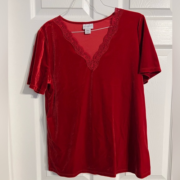 Jaclyn Smith Tops - *5/$20* Jaclyn smith velvet top